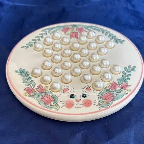 Cat-Themed Marble Solitaire Game -Ceramic White and Pink Board - Picture 1 of 1